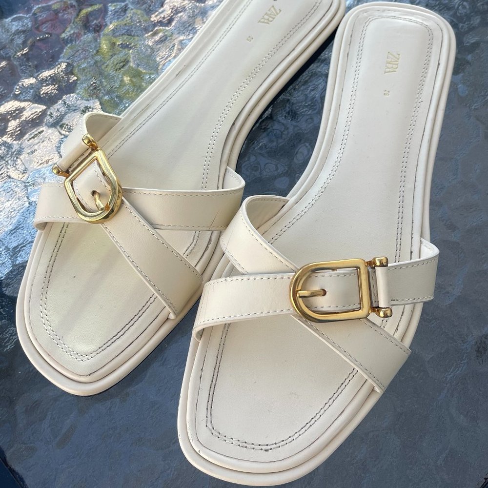Zara flat leather sandal with buckle 8/39 size beige color
